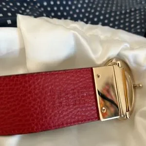 Gucci belt.  Two color reversible. Size 100. GG Marmont reversible thin belt in beige, ebony & black  main image 3